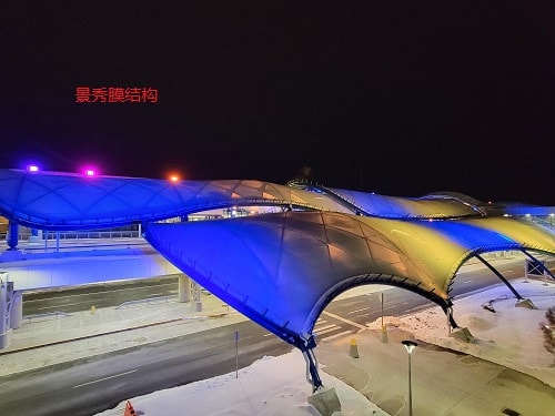 张拉膜雨棚
